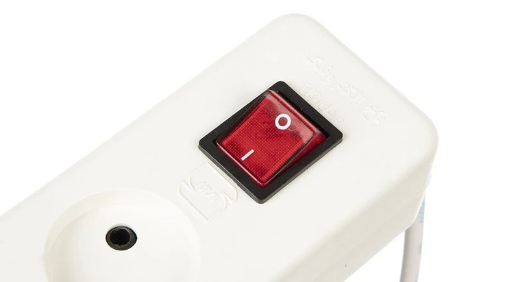 چند راهی برق مدل H3 باخ الکترونیک 1/8 متری